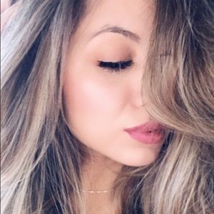 Meet your Posher, Briana